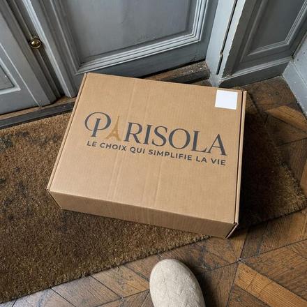 Colis Parisola livré devant la porte
