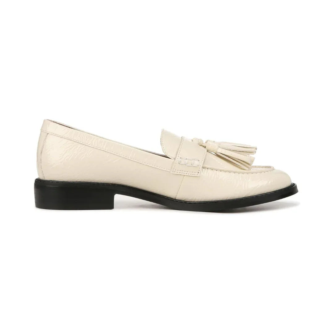 Mocassins élégants femme beige à pampilles, semelle légère et bout rond - Parisola