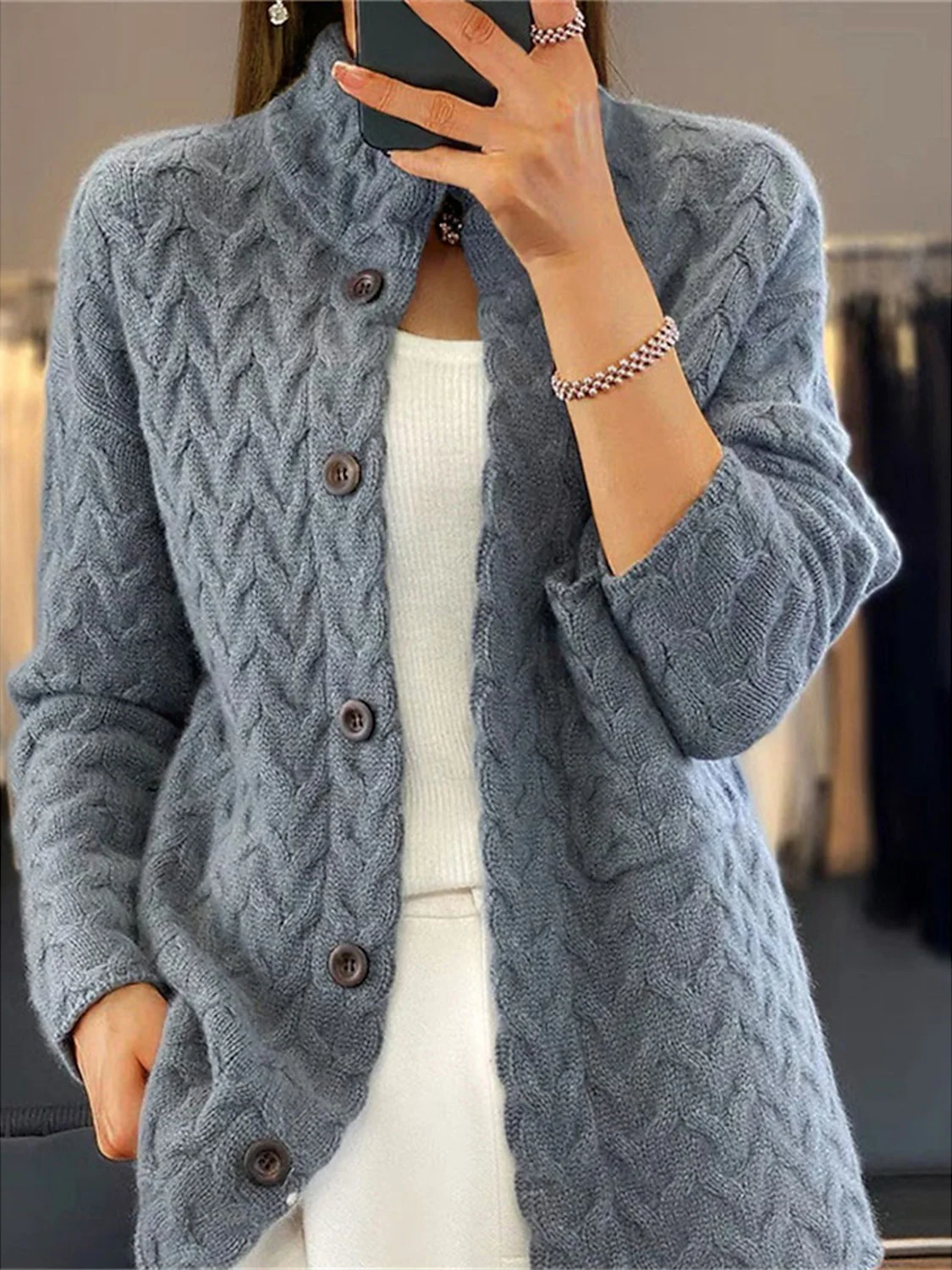 Gilet tricoté femme sans manches boutons devant