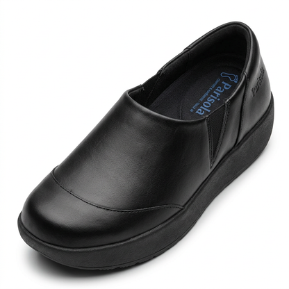 Chaussures de service femme slip-on noires semelle antidérapante