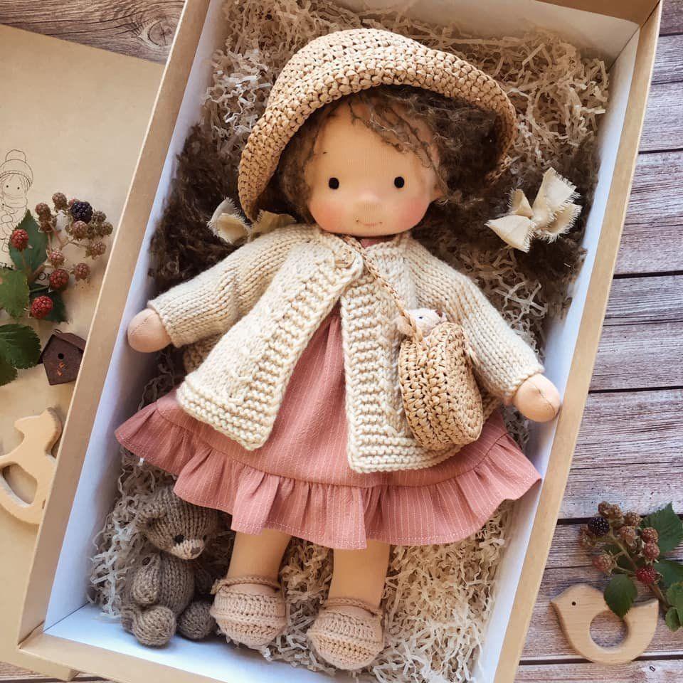 Poupée artisanale style Waldorf coton fibres naturelles 28cm lavable dès 3 ans