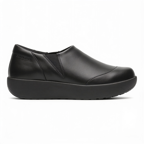 Chaussures de Service Femme Slip-On Noires Semelle Antidérapante – fond blanc