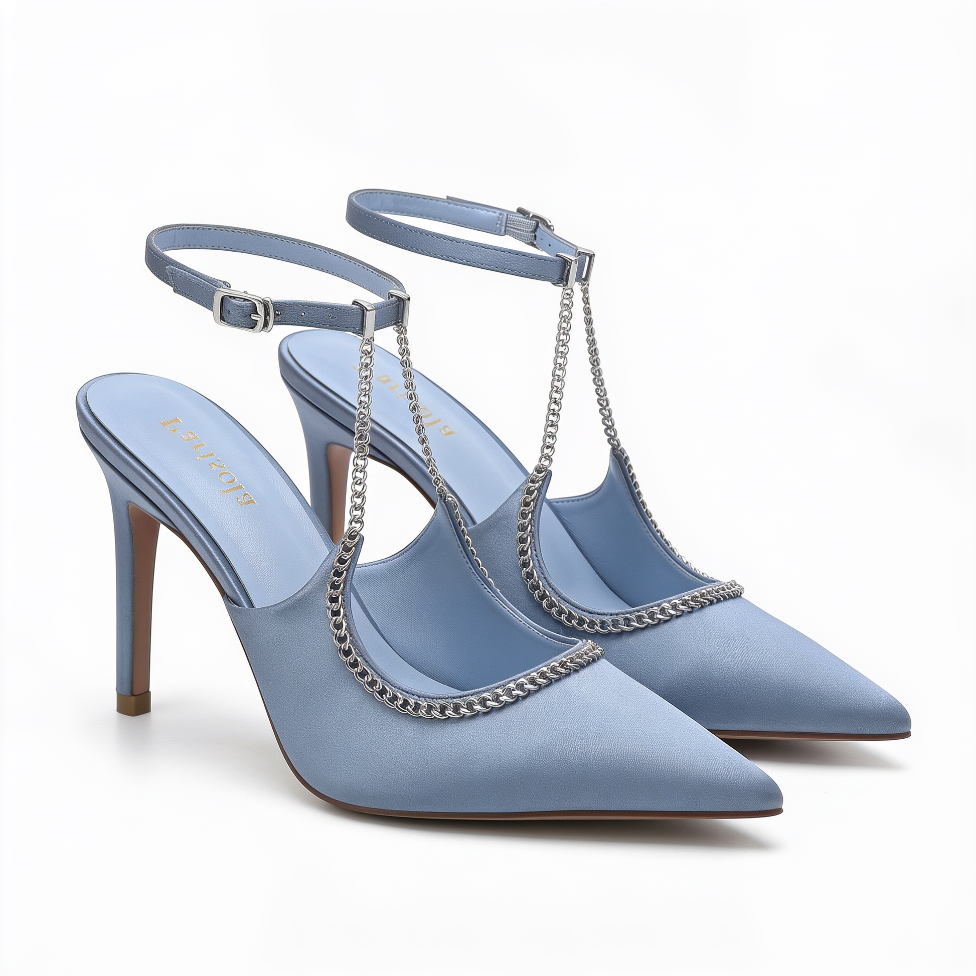Escarpins Femme en Satin Bleu - Bride Chaîne - Talon Aiguille - Bout Pointu – fond blanc