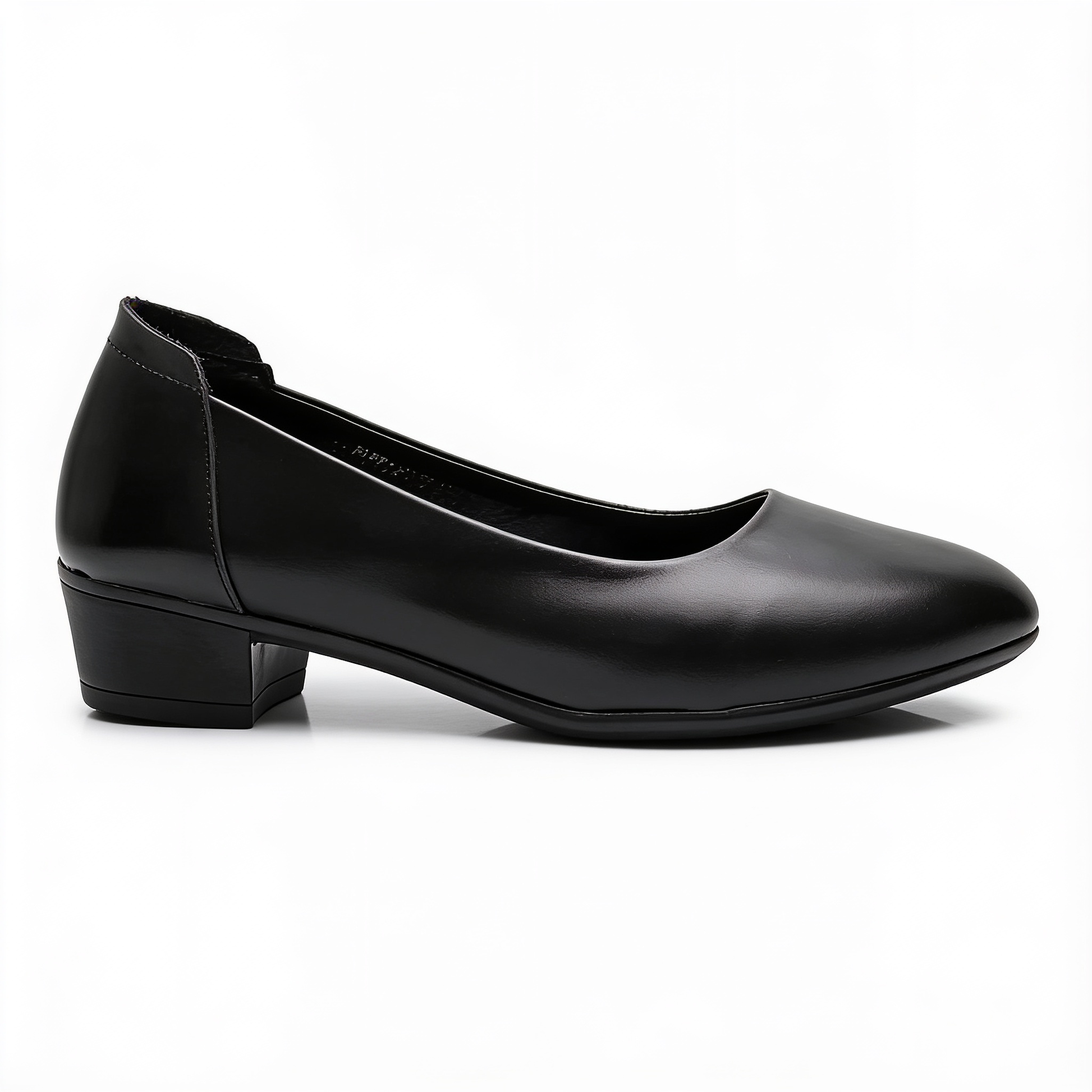 Chaussures Femme en Cuir Noir à Talon Carré - Bout Rond - Fermeture Classique – fond blanc