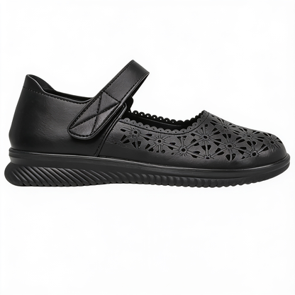 Chaussures Plates Femme Ajourées avec Bride à Scratch - PU Souple - Motifs Floraux – fond blanc