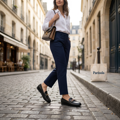 Mocassins femme cuir noir détail doré bout rond semelle plate